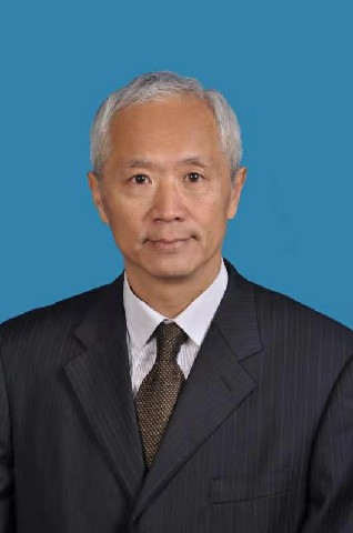 齐成立