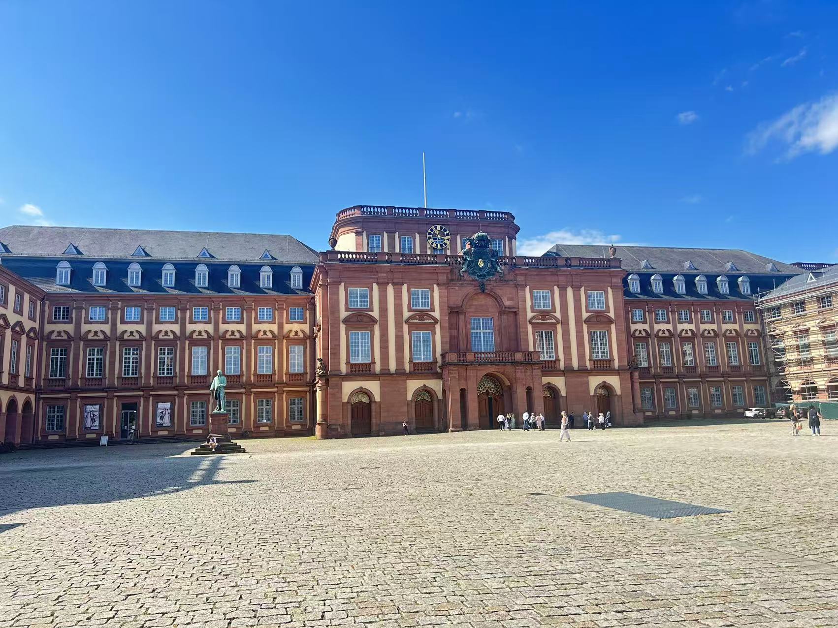 曼海姆宫：欧洲最大巴洛克式宫殿之一